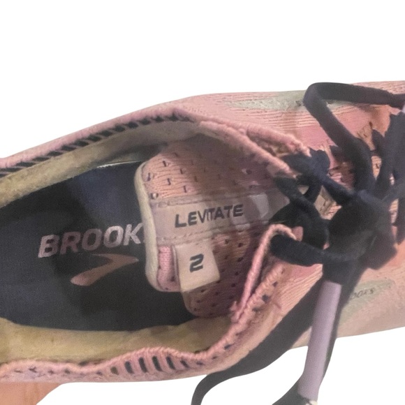 Brooks Levitate 2  Women's Gradient Pink and Navy Athletic Shoes - Picture 7 of 7